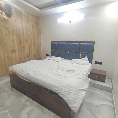Hotel Love Inn Lakhnau Kültér fotó