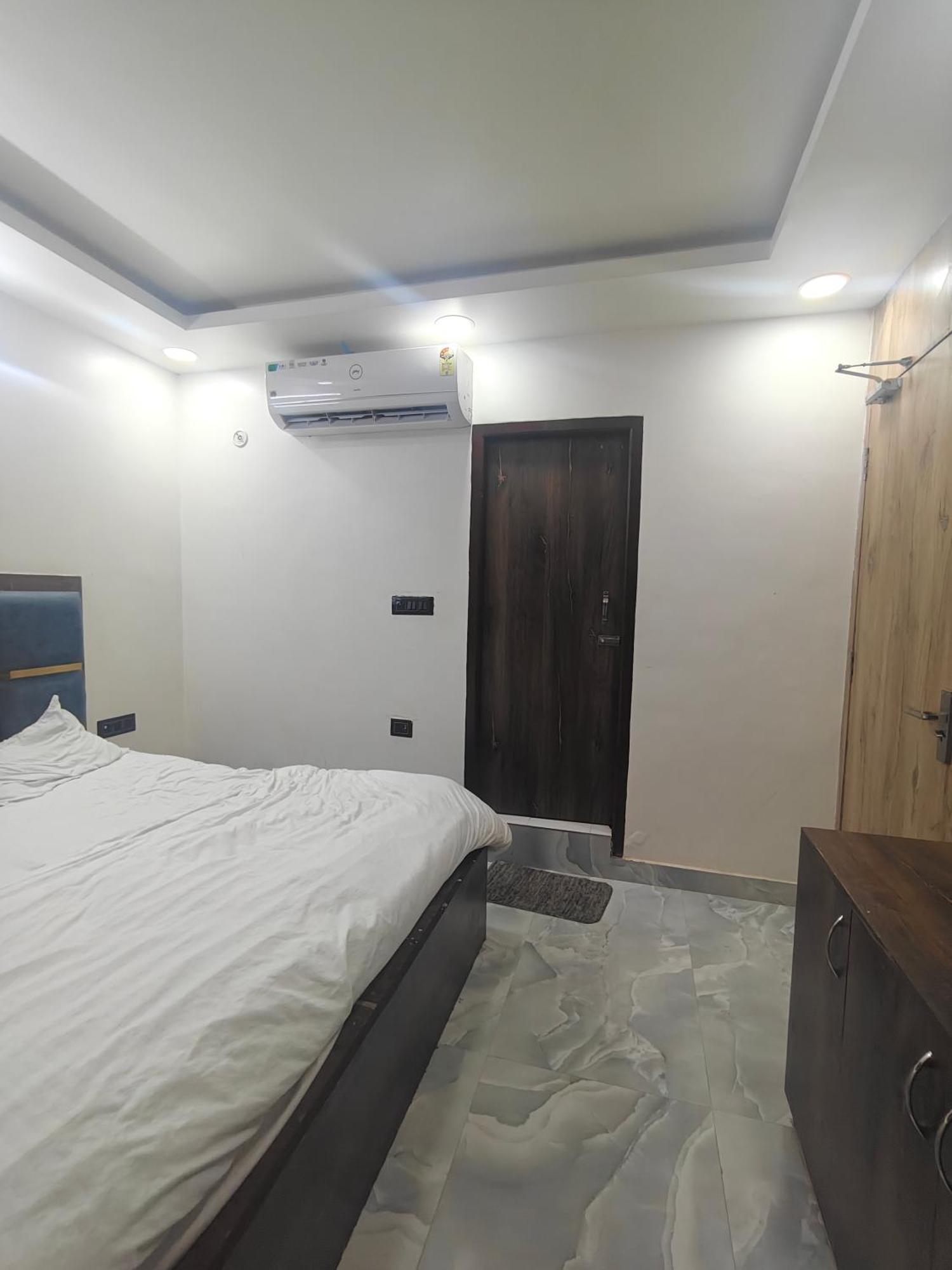 Hotel Love Inn Lakhnau Kültér fotó