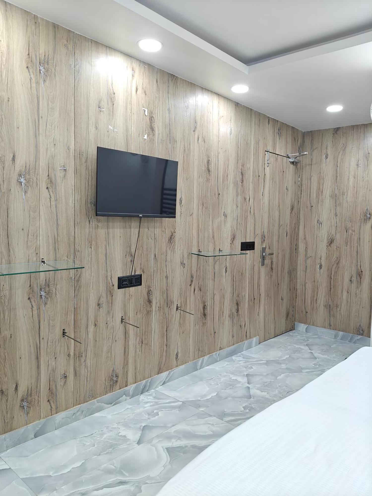 Hotel Love Inn Lakhnau Kültér fotó